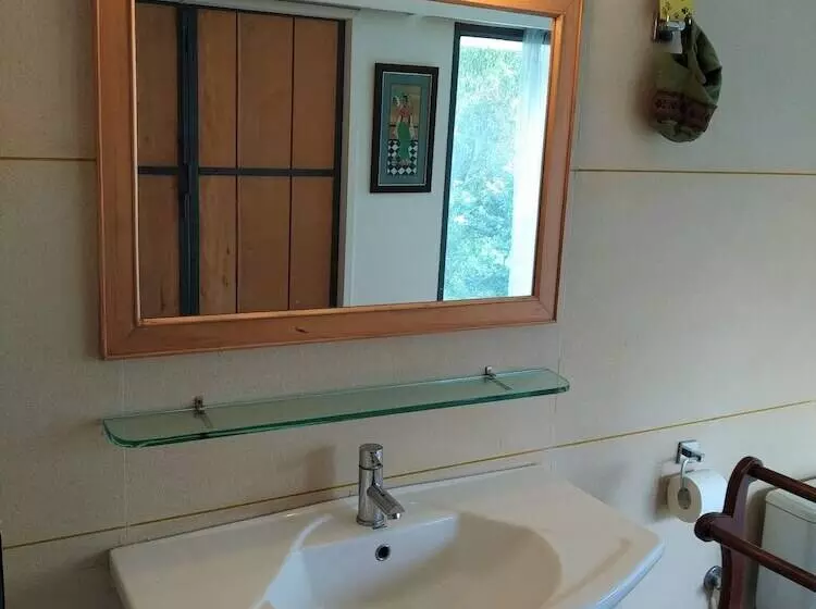 Majatalo Davey S Town House