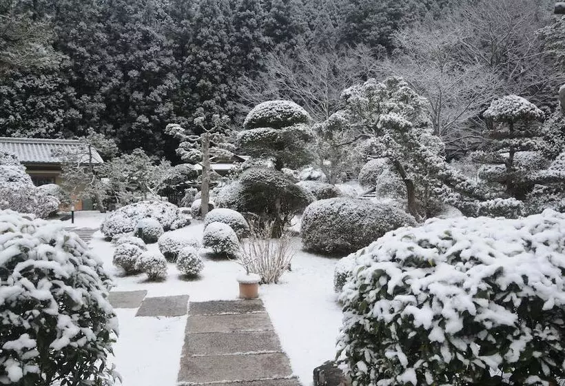 Majatalo Guest Villa Houou