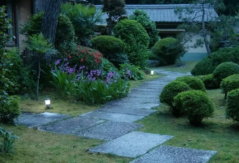 Majatalo Guest Villa Houou