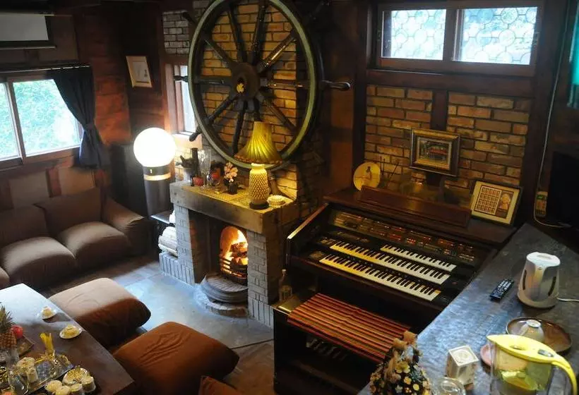 Majatalo Guest Villa Houou