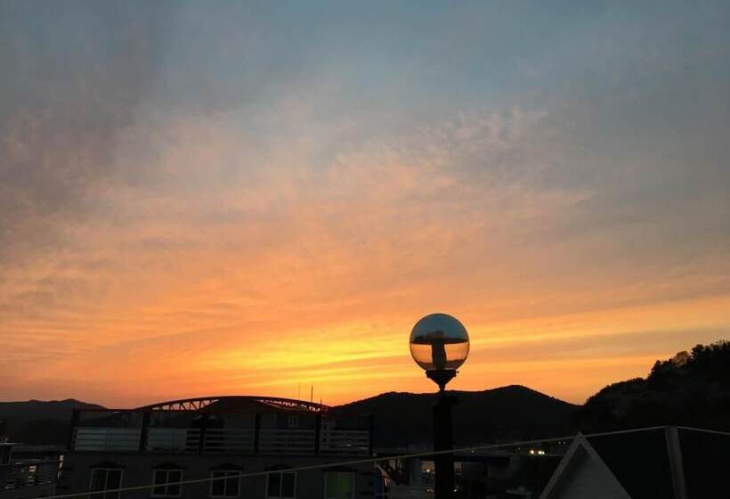 פנסיון Hago Guest House