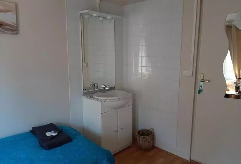 Majatalo Les 3 Cailloux Bar Restaurant