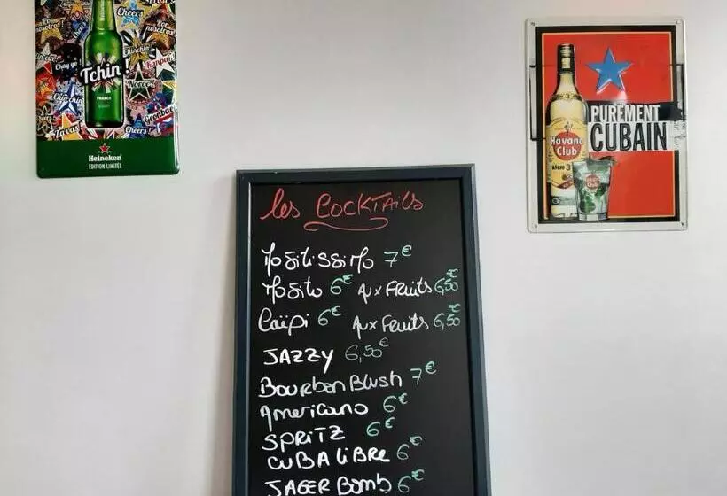 Majatalo Les 3 Cailloux Bar Restaurant