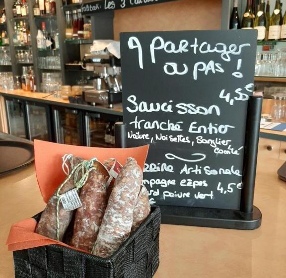 Пансион Les 3 Cailloux Bar Restaurant