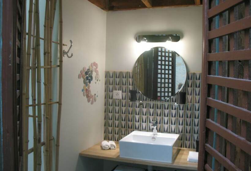 مبيت وإفطار Aux Antipodes