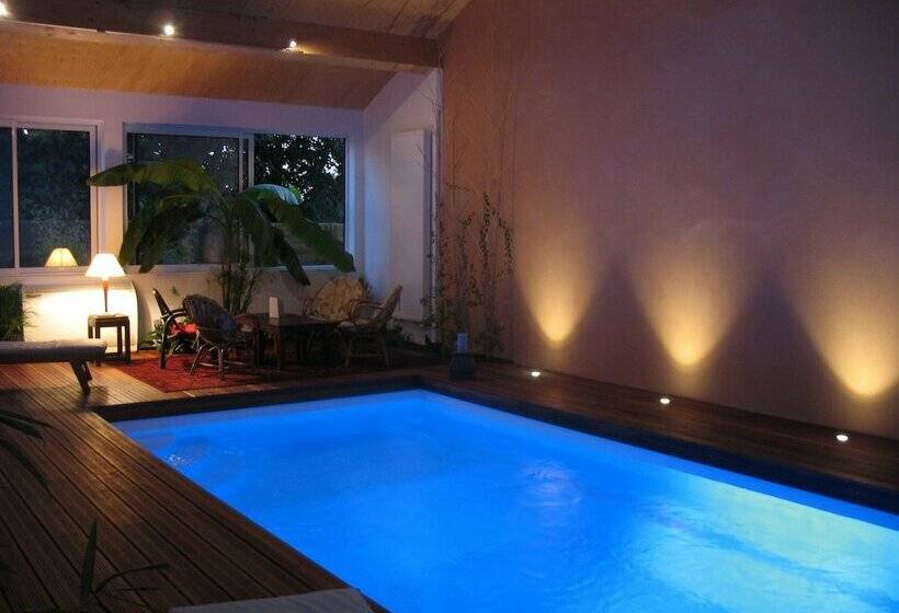 مبيت وإفطار Aux Antipodes