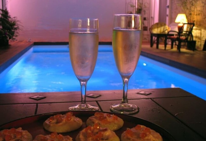 مبيت وإفطار Aux Antipodes