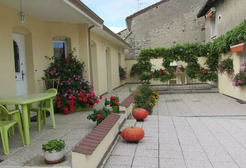 Aamiaismajoitus (B&B) Les Glycines