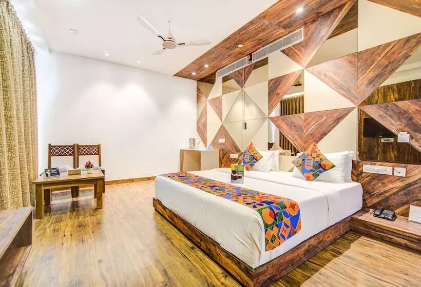 Fabhotel Yellow