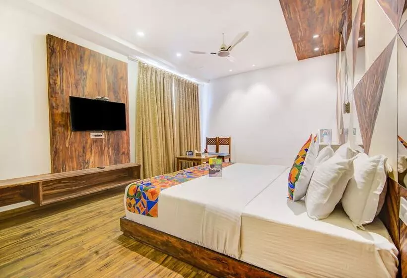 Fabhotel Yellow