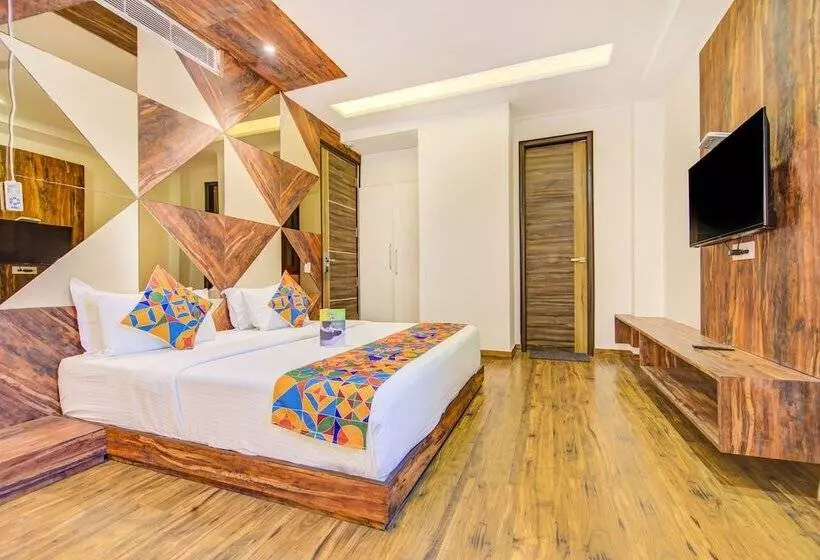 Fabhotel Yellow
