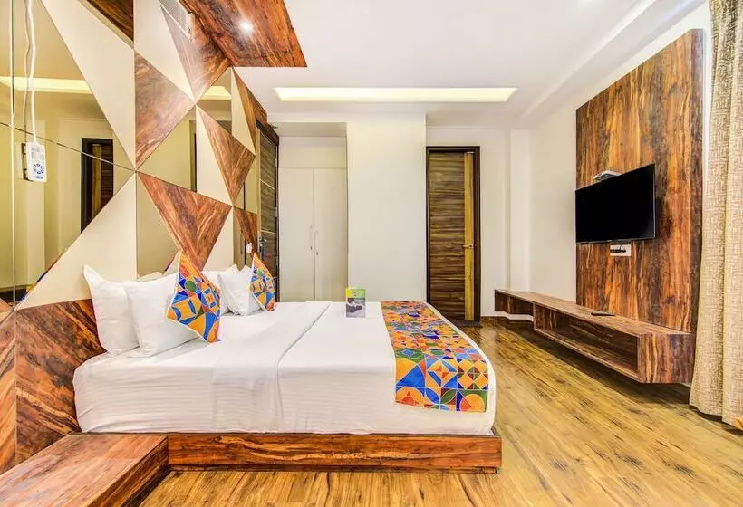 Fabhotel Yellow