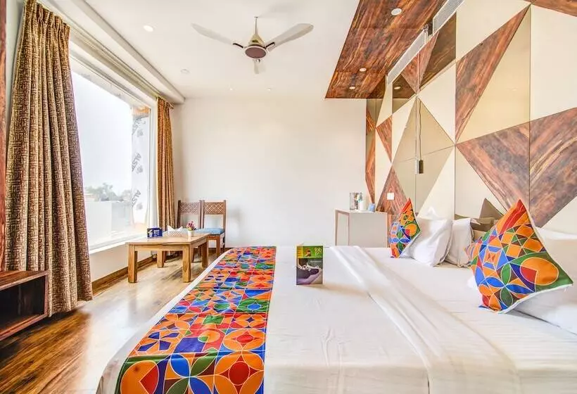 Fabhotel Yellow