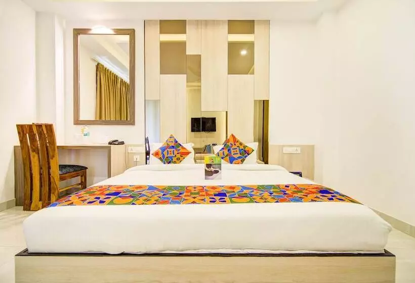 Fabhotel Yellow