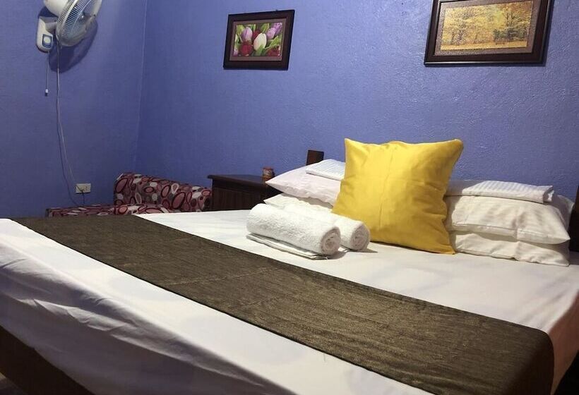 בית מלון כפרי Seaview Beach Resort