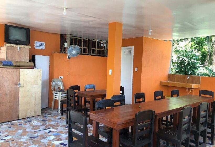 בית מלון כפרי Seaview Beach Resort