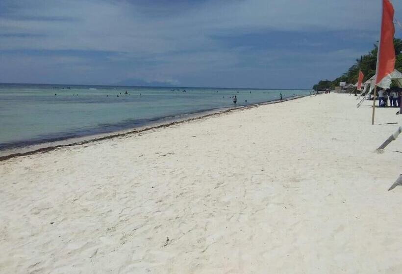 בית מלון כפרי Seaview Beach Resort