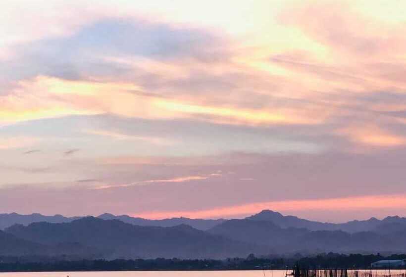 בית מלון כפרי Seaview Beach Resort