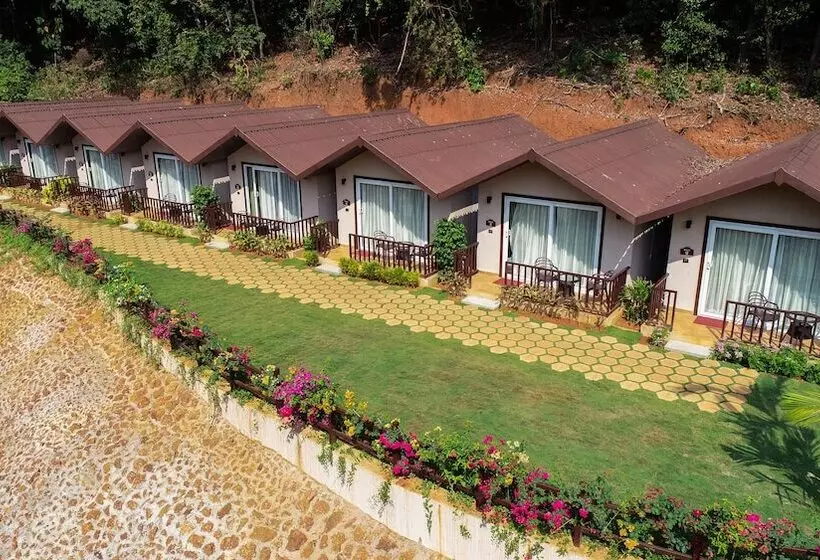 Hotelli Stone Wood Nature Resort