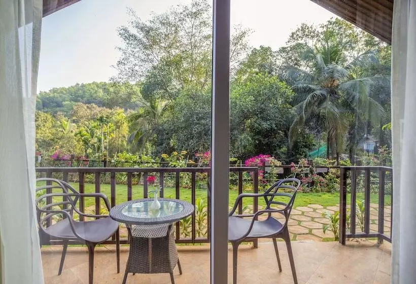 Hotelli Stone Wood Nature Resort