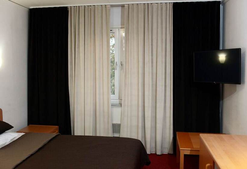 فندق Swedish Village