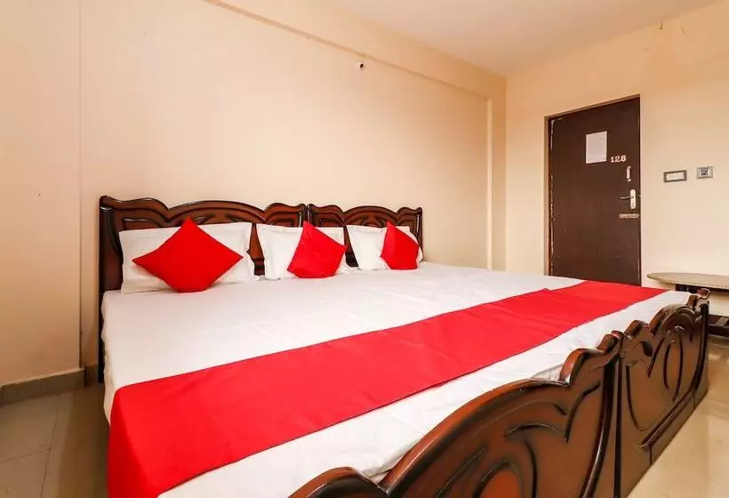 Hotelli Spot On 48301 Thirumala Boarding & Lodge