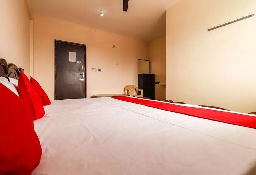 Hotelli Spot On 48301 Thirumala Boarding & Lodge