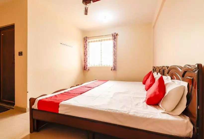 Hotelli Spot On 48301 Thirumala Boarding & Lodge