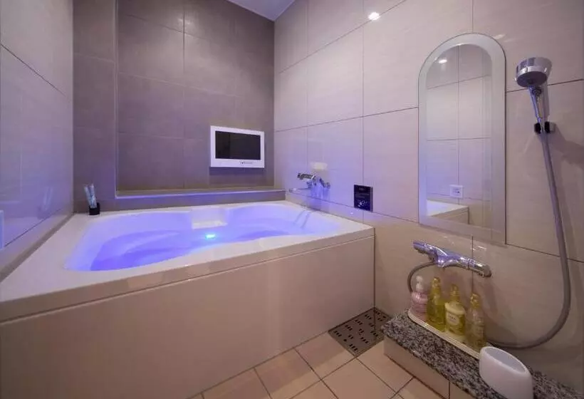 Jewel Hotel Luxury Modern