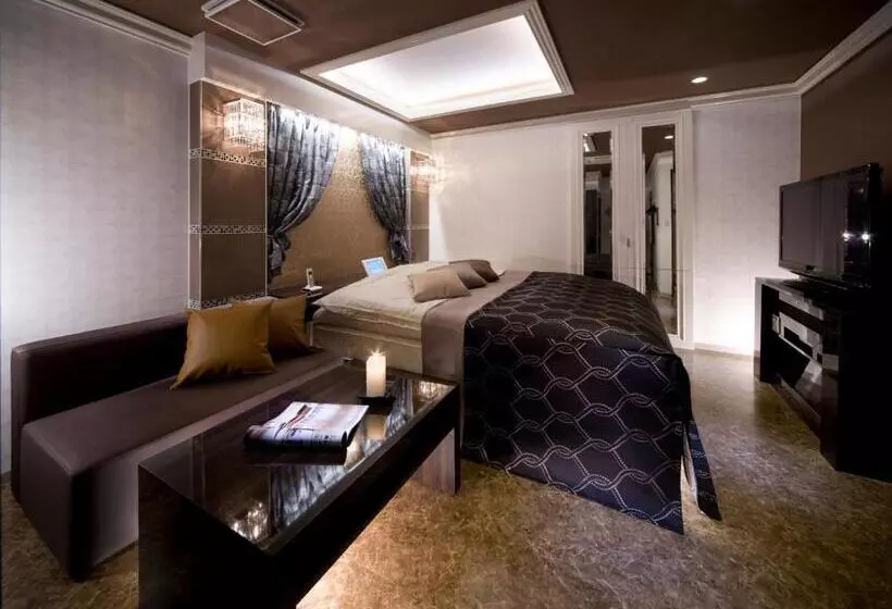 Jewel Hotel Luxury Modern