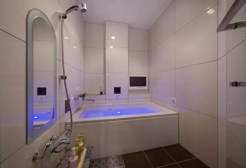 Jewel Hotel Luxury Modern