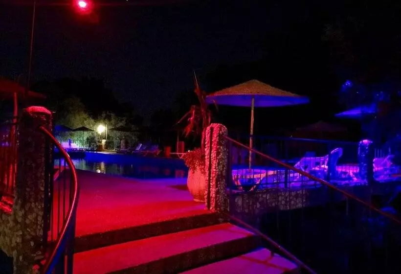 Majatalo Camping Hotel Le Calme