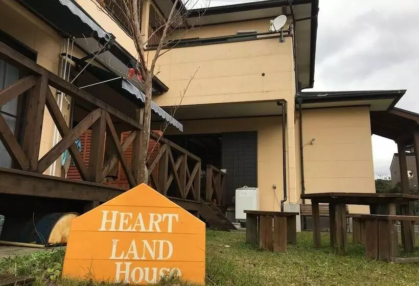 ペンション Heartland House   Female Or Couple Only