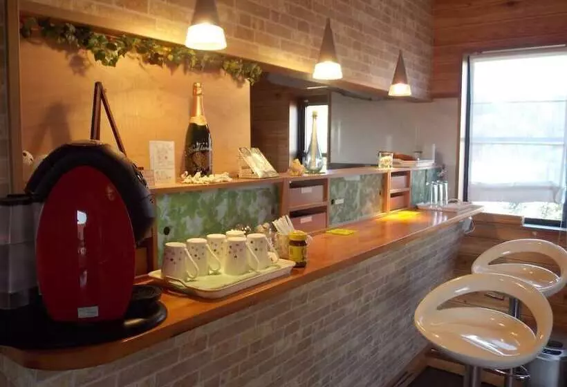 ペンション Heartland House   Female Or Couple Only