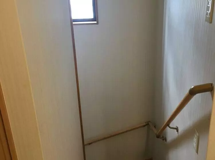 ペンション Heartland House   Female Or Couple Only