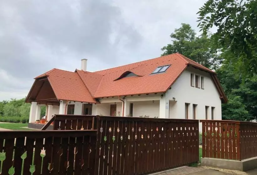 Majatalo Kiscsere Vendégház