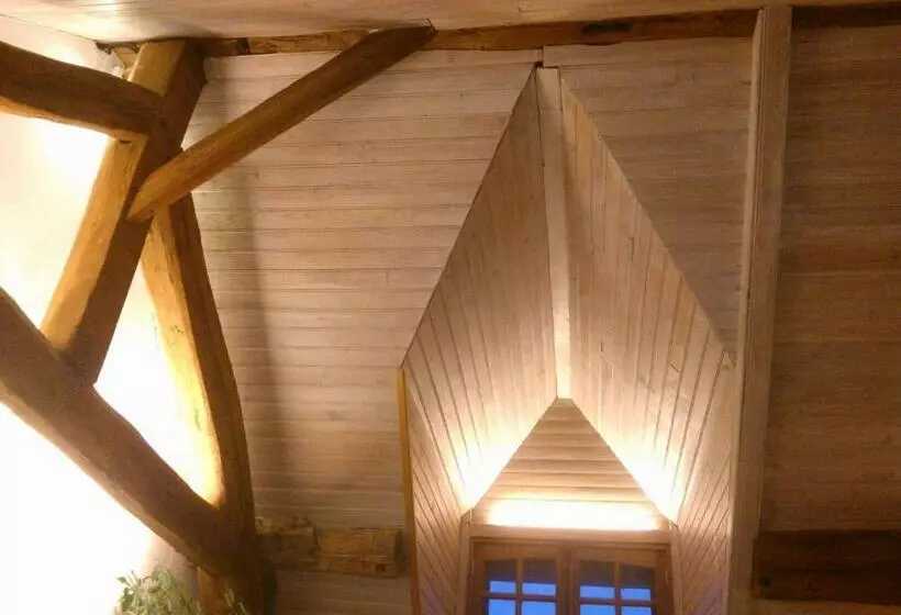 ペンション La Longère Aux Volets Rouges, Meublé Tourisme 2 étoiles