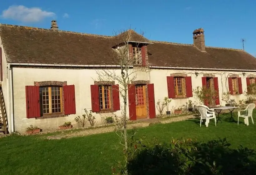 ペンション La Longère Aux Volets Rouges, Meublé Tourisme 2 étoiles