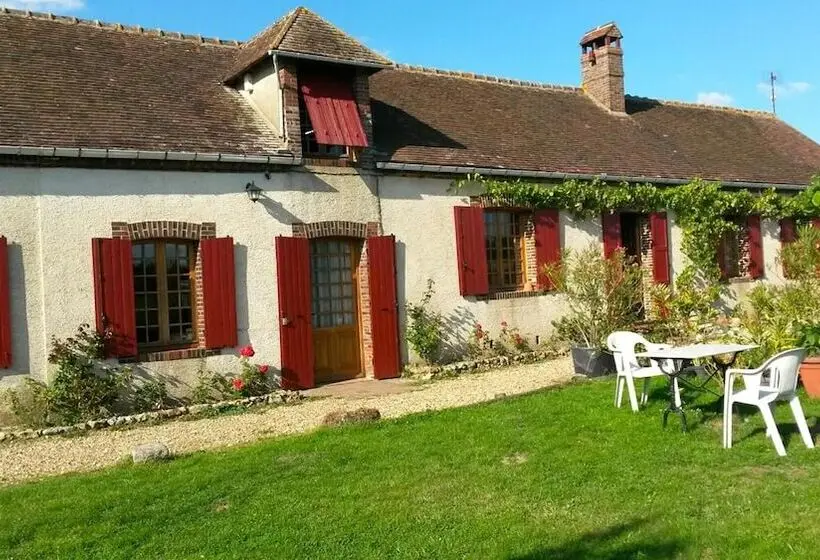 ペンション La Longère Aux Volets Rouges, Meublé Tourisme 2 étoiles