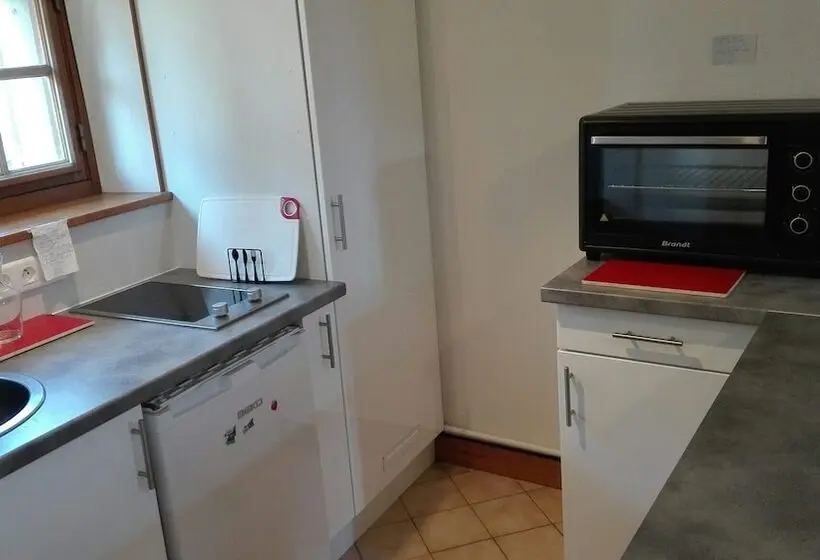 ペンション La Longère Aux Volets Rouges, Meublé Tourisme 2 étoiles