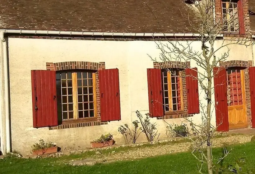 ペンション La Longère Aux Volets Rouges, Meublé Tourisme 2 étoiles