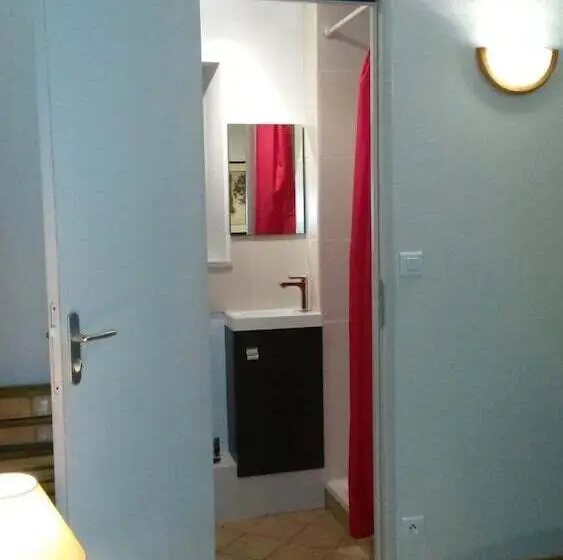 ペンション La Longère Aux Volets Rouges, Meublé Tourisme 2 étoiles