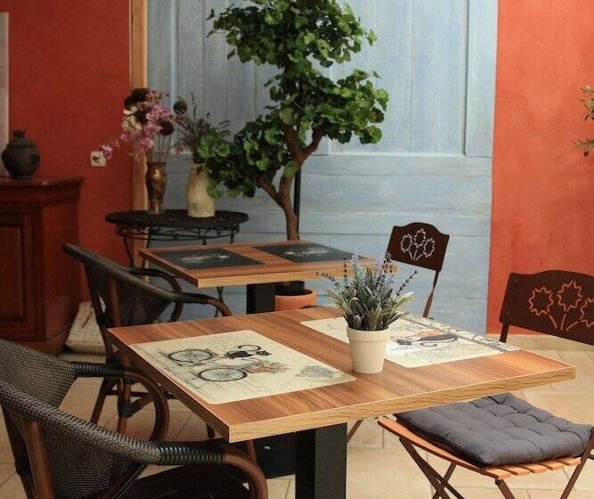 ペンション La Villanelle Chambres D Hotes Et Institut Bien Etre