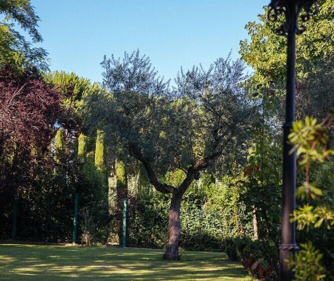 بنسيون Villa De Castelletta