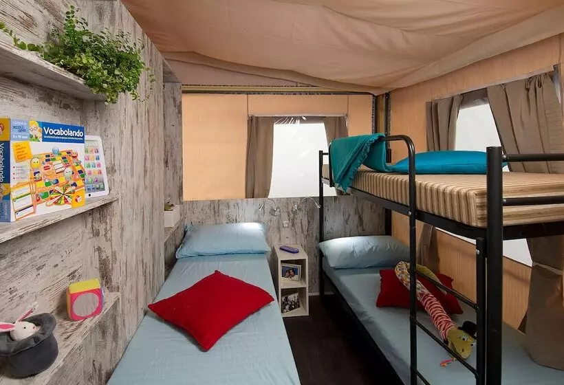 Lomakeskus Boutique Camping Santa Marina