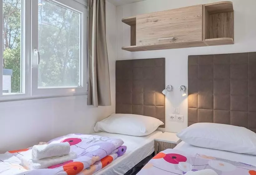 Lomakeskus Boutique Camping Santa Marina