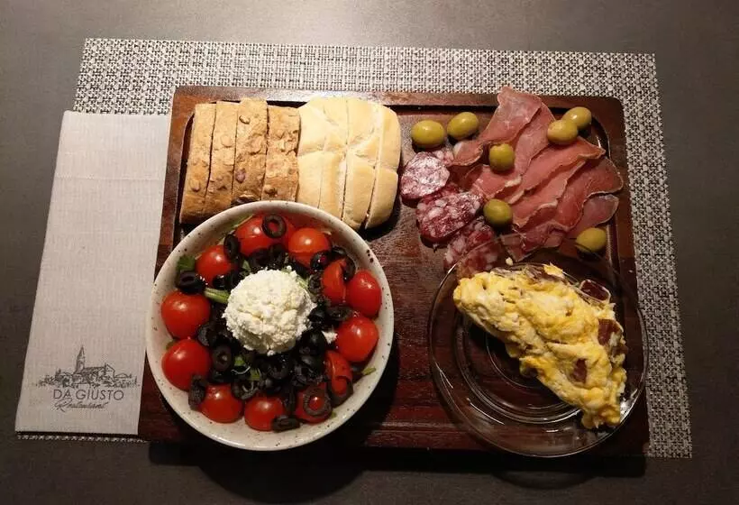 Lomakeskus Boutique Camping Santa Marina