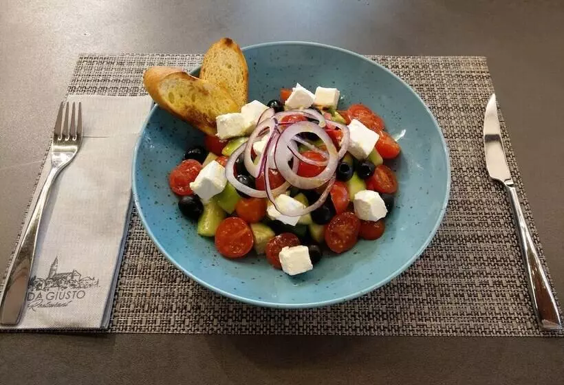 Lomakeskus Boutique Camping Santa Marina