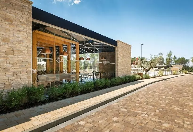 Lomakeskus Boutique Camping Santa Marina