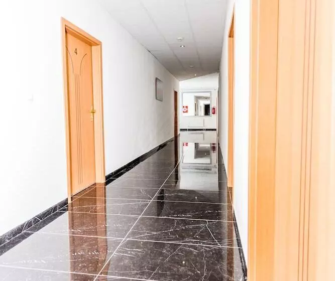 Tif Hotel & Restaurant